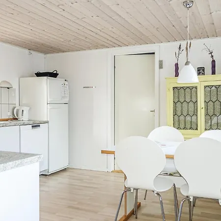 Apartman Awesome In With 3 Bedrooms And Wifi
