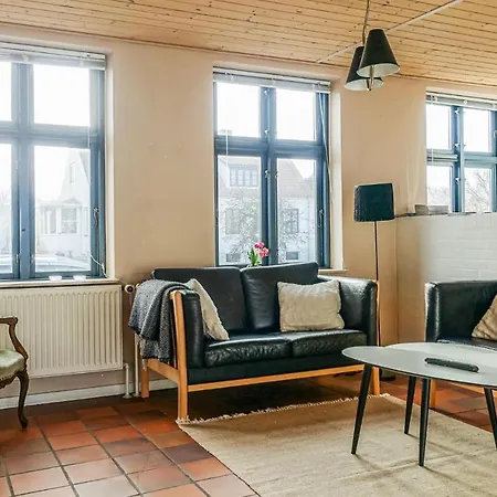 Awesome In With 3 Bedrooms And Wifi *