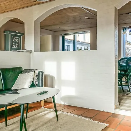 Apartman Awesome In With 3 Bedrooms And Wifi