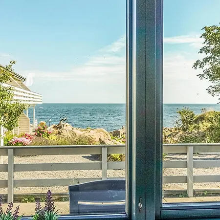 Awesome In With 3 Bedrooms And Wifi *