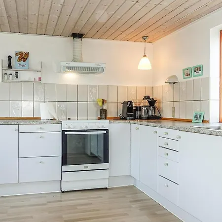 Apartman Awesome In With 3 Bedrooms And Wifi