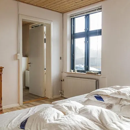 Awesome In With 3 Bedrooms And Wifi *